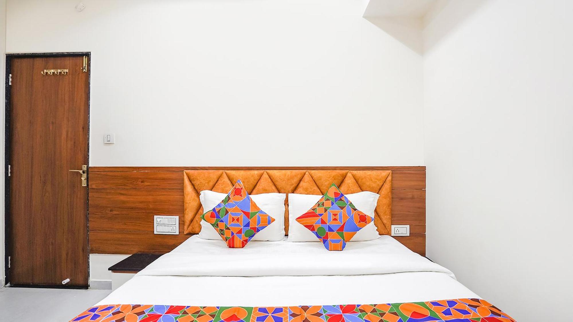 Fabhotel Vishala In Ahmedabad Bagian luar foto